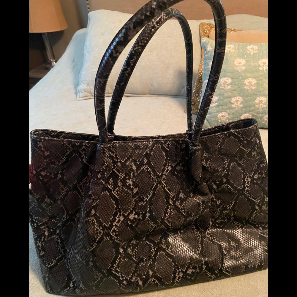 Lulu Dharma bag